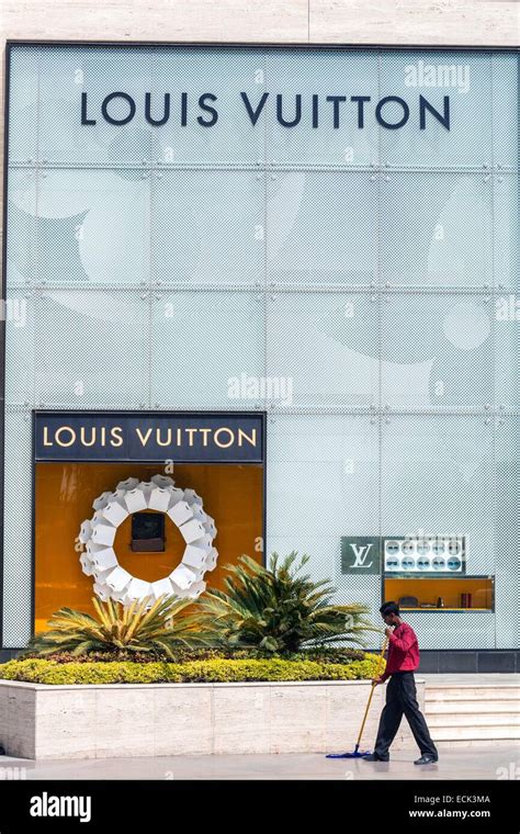 louis vuitton emporio new delhi.